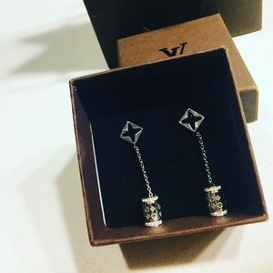 Women’s earrings silver